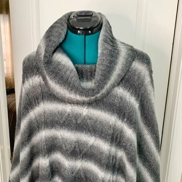 Neiman Marcus Cable Knit Stripe Turtle Neck Wrap Poncho Cape Winter Sweater - Picture 2 of 13